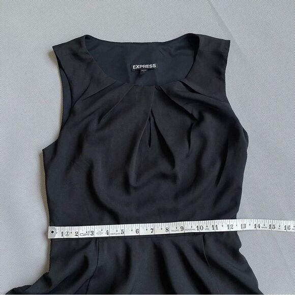 Express Black Keyhole Mini Fit And Flare Little Black Dress Women’s Size 0 - Picture 7 of 9